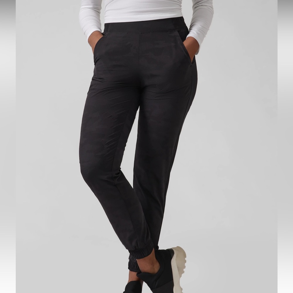 Athleta Brooklyn Camo Jogger